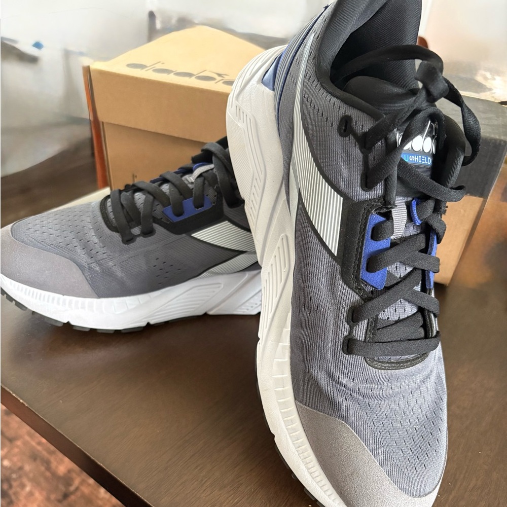 New! Diadora Mythos Blushield Vigore 2 Gray and Blue Men's Running Sneakers